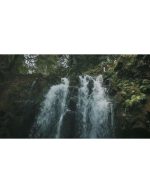 پرواز هوایی به‌سوی آبشار باشکوه | فوتیج طبیعت