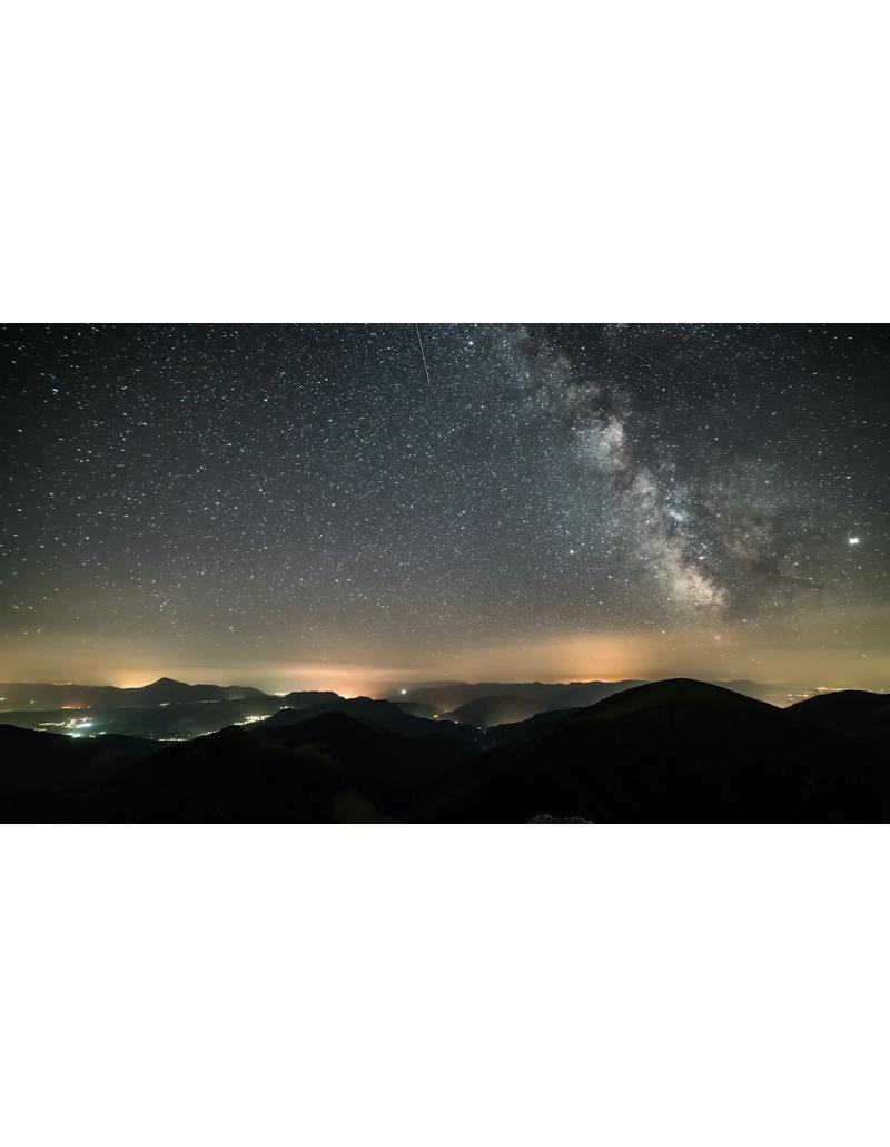 نمای کوهستان با کهکشان راهشیری نمای کوهستان با کهکشان راهشیری