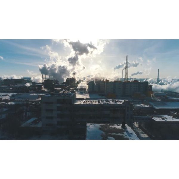 کارخانه شیمیایی و دودکش صنعتی | نمای صنعتی