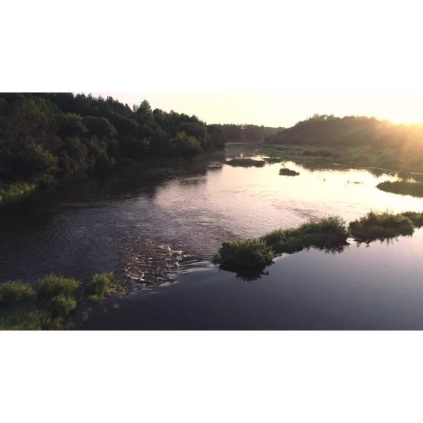 سفر در دل طبیعت بکر | فوتیج الهام‌بخش رودخانه