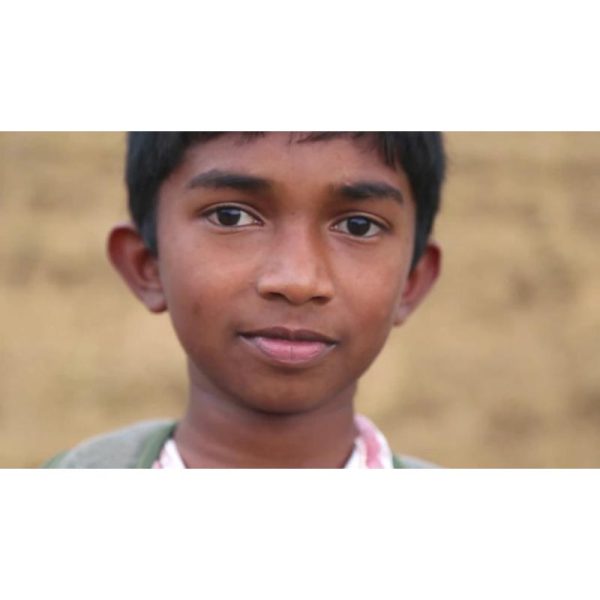 پرتره یک کودک روستایی آسیایی | منظره گرمسیری