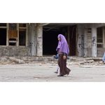 ویدیو استوک زن و کودکان- زن محجبه در کنار کودکان خود