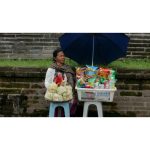 ویدیو استوک فروشنده زن در معبد مادر در بالی