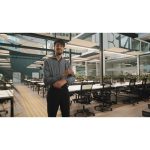 ویدیو استوک مرد هندی در دفتر کار حرفه‌ای