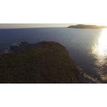 ویدیو استوک نمای هوایی از صخره‌های عمودی شبه جزیره توبیزینا