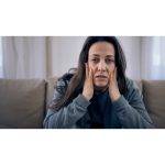 ویدیو استوک از چالش‌های یک زن با افسردگی