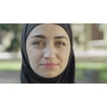 ویدیو استوک زن جوان در حجاب سنتی با الهام بخشی