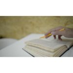 ویدیو استوک با کتاب برای محققان و بلاگرها