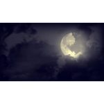 ویدیو استوک نور کامل ماه در آسمان شب
